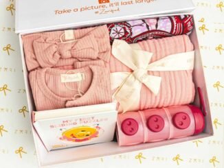 Cadeau de naissance pour jumeaux : personnaliser sans doubler le budget